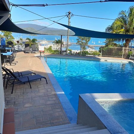 Airlie Apartments Airlie Beach Exteriör bild