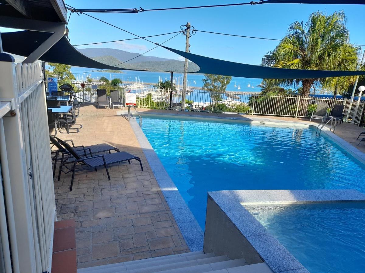 Airlie Apartments Airlie Beach Exteriör bild