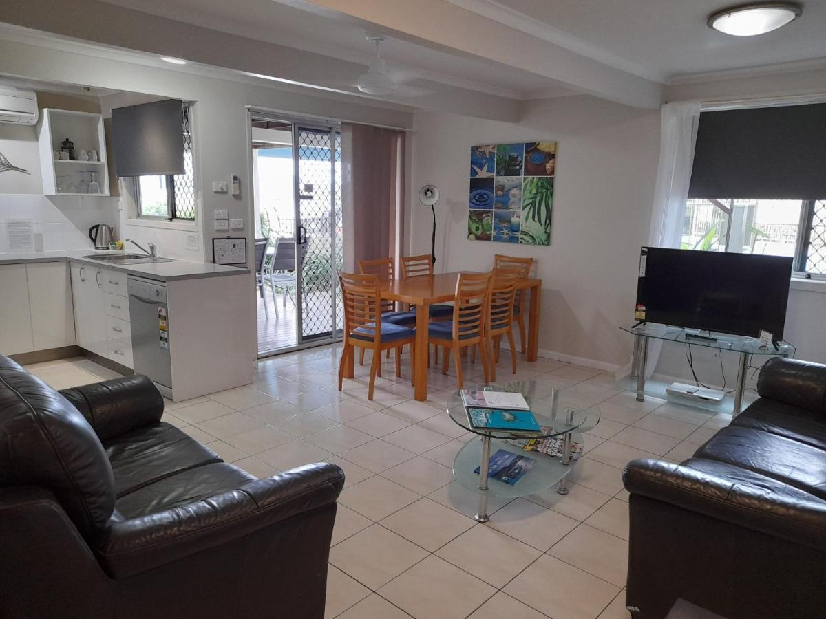 Airlie Apartments Airlie Beach Exteriör bild