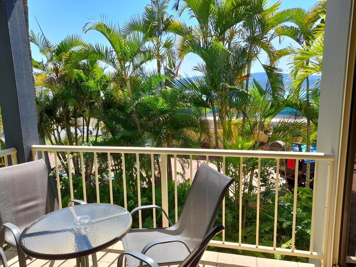 Airlie Apartments Airlie Beach Exteriör bild