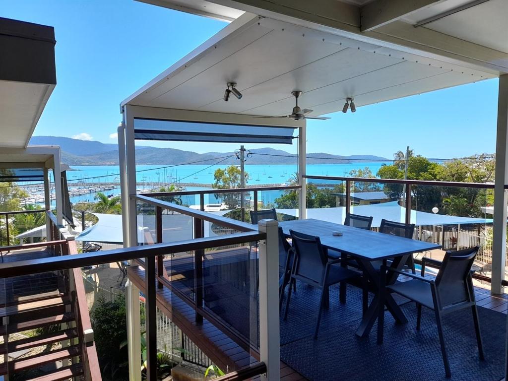 Airlie Apartments Airlie Beach Exteriör bild