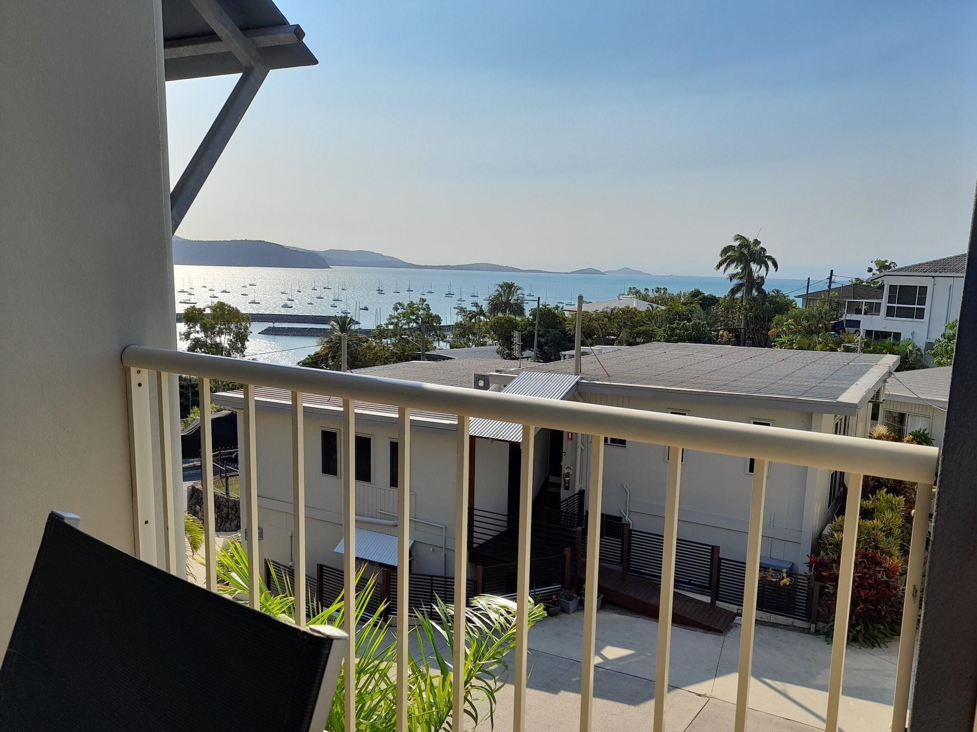 Airlie Apartments Airlie Beach Exteriör bild