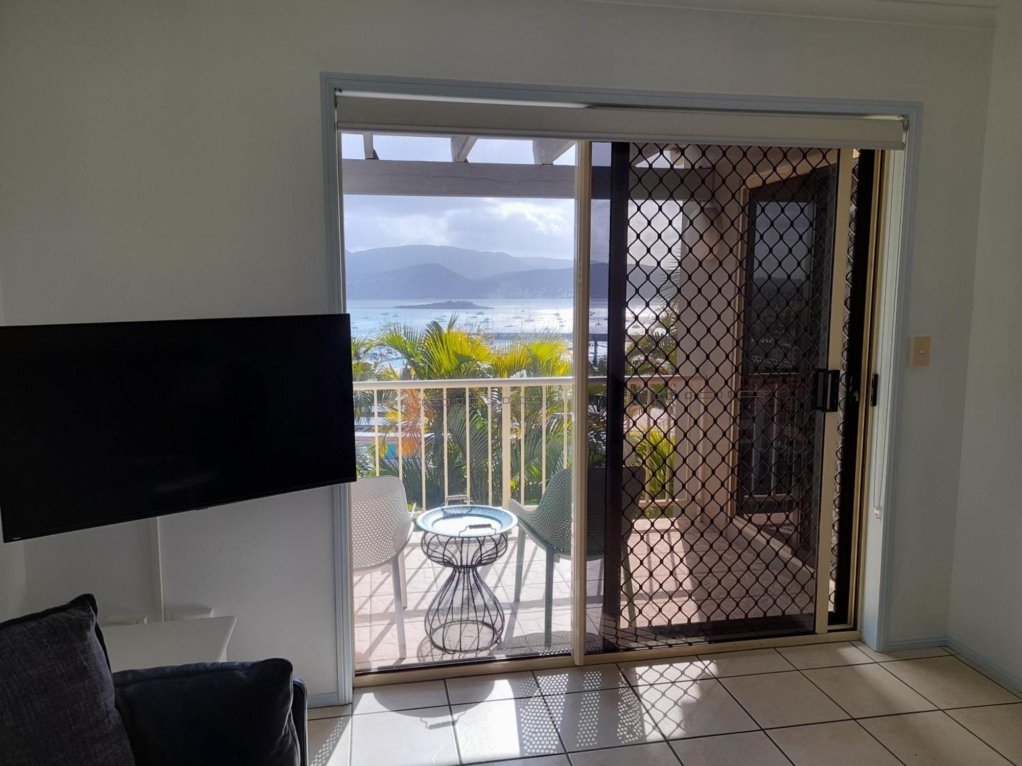 Airlie Apartments Airlie Beach Exteriör bild