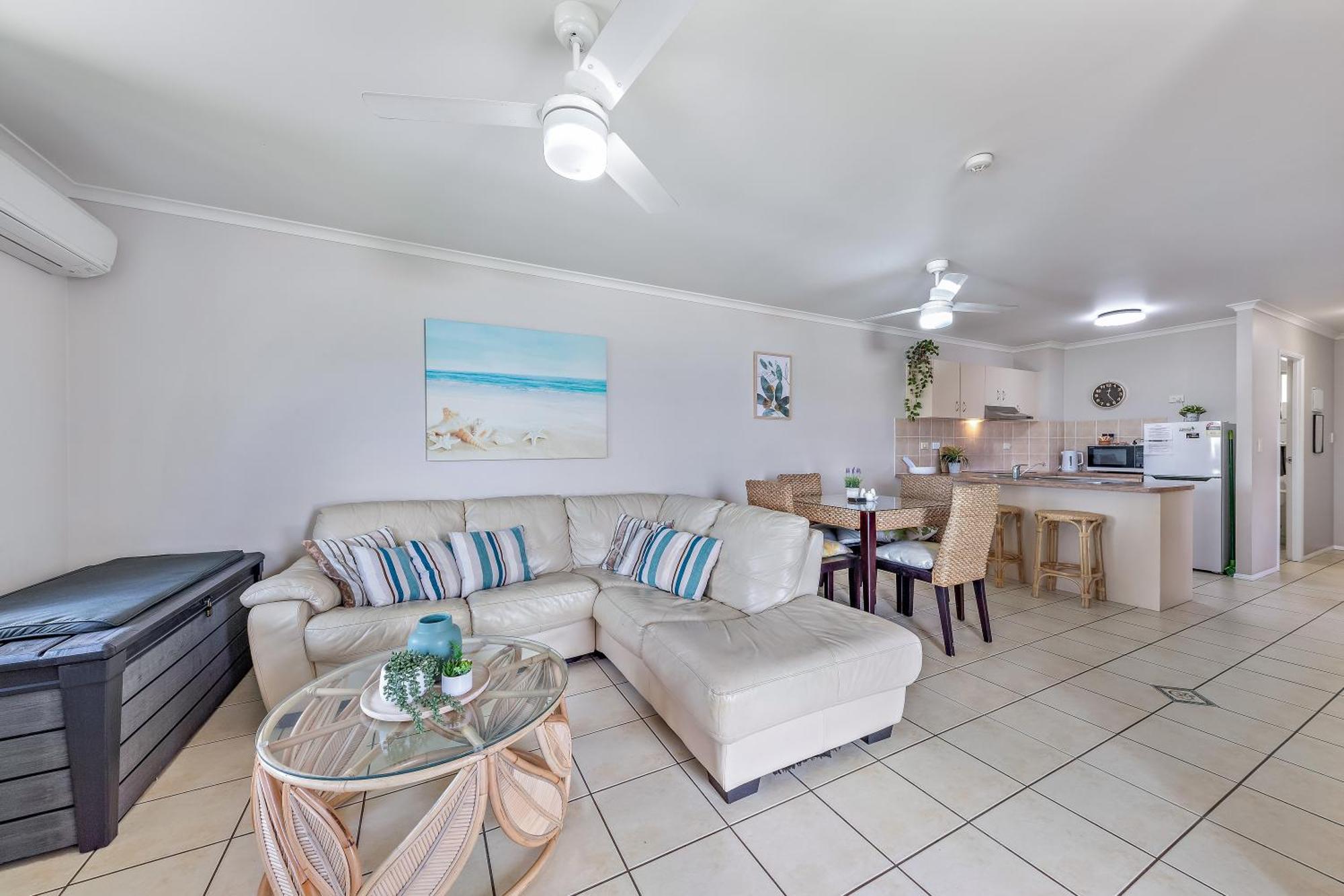 Airlie Apartments Airlie Beach Exteriör bild