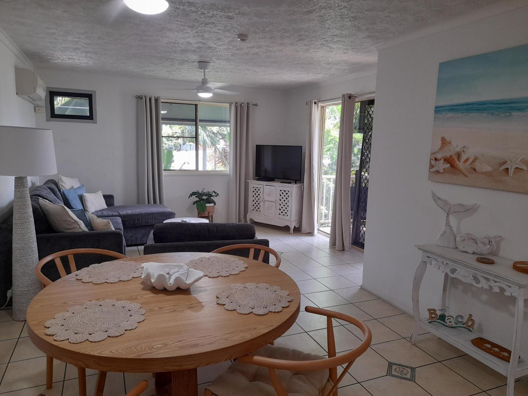 Airlie Apartments Airlie Beach Exteriör bild