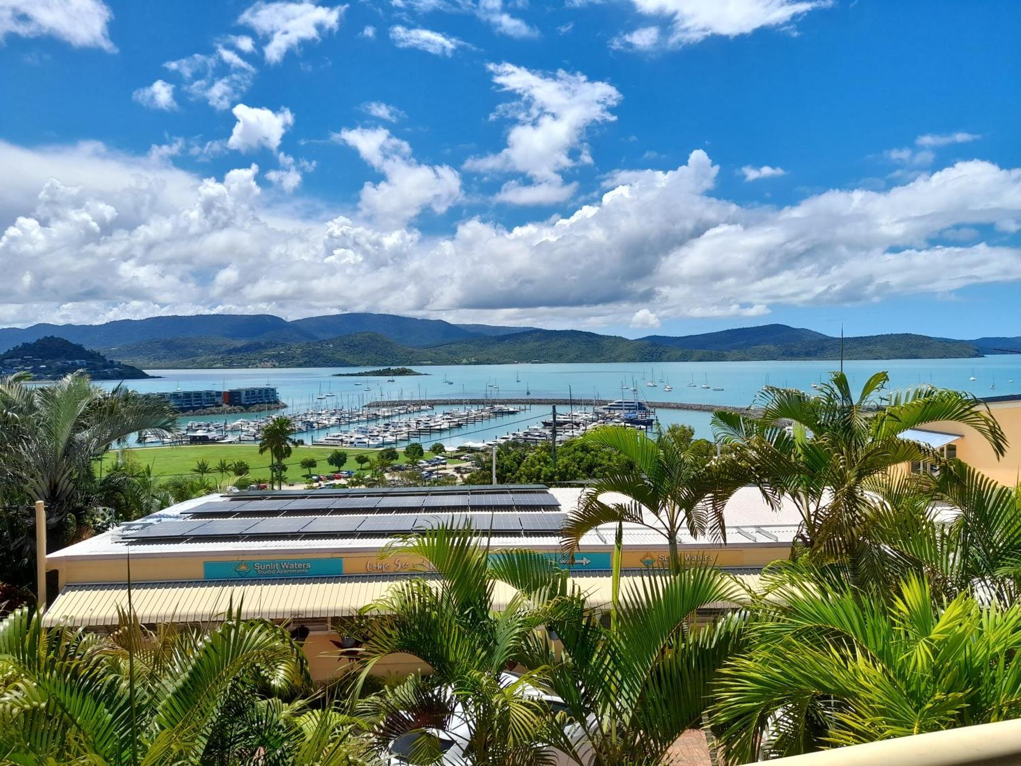 Airlie Apartments Airlie Beach Exteriör bild