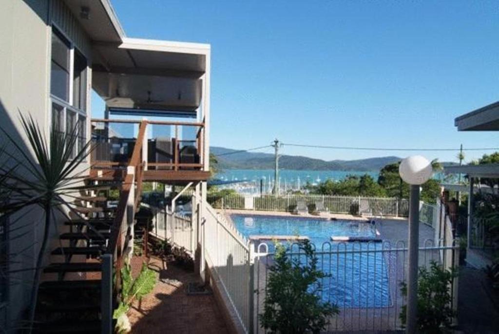 Airlie Apartments Airlie Beach Exteriör bild