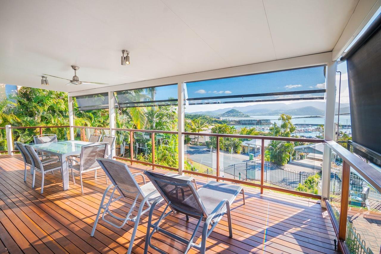 Airlie Apartments Airlie Beach Exteriör bild